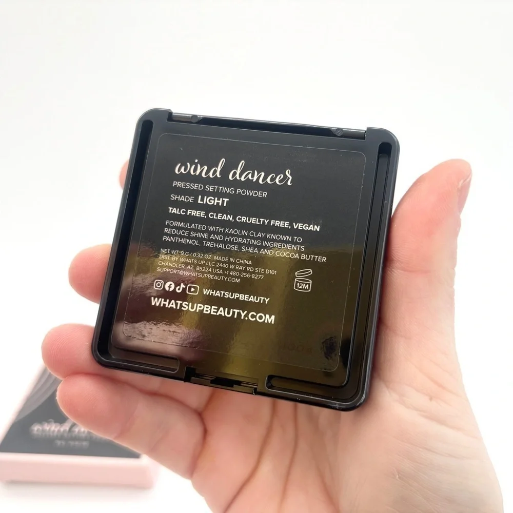 NWT WIND DANCER Translucent Pressed Setting Powder - LIGHT SHADE - retails $32